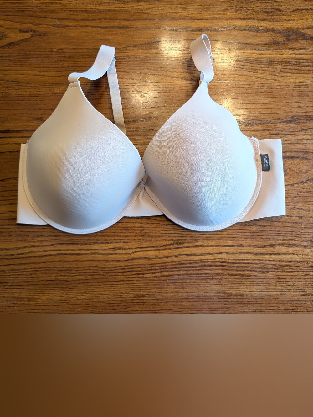 Vince Camuto Beige Underwire Contour Bra Size 42D Like New